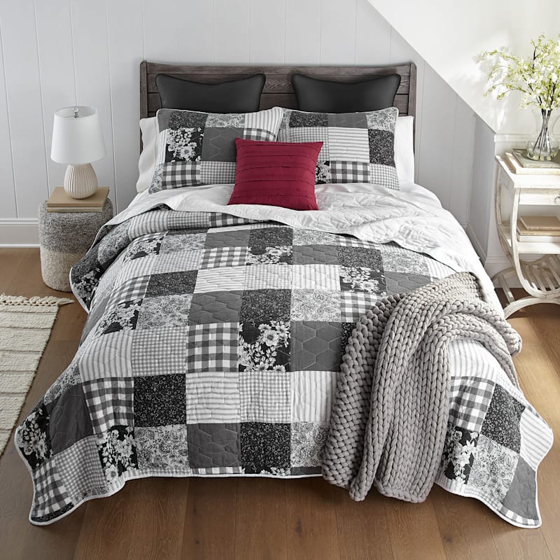 Donna Sharp Indiana Farmhouse Quilt 3-Piece Bedding Set