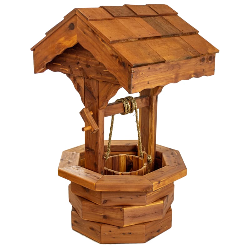 American Furniture Classics Medium Eastern Cedar Wishing-Well Planter