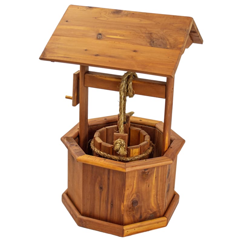 American Furniture Classics Small Eastern Cedar Wishing-Well Planter